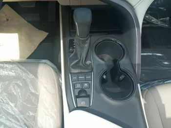 TOYOTA CAMRY 2.5L HYBRID GLE BLACK INSIDE BEIGE 2023