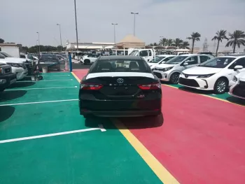 TOYOTA CAMRY 2.5L HYBRID GLE BLACK INSIDE BEIGE 2023