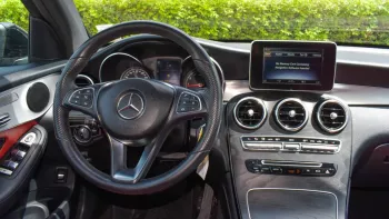 Mercedes BENZ GLC 300 2019 60,000 kilometres 2.0l