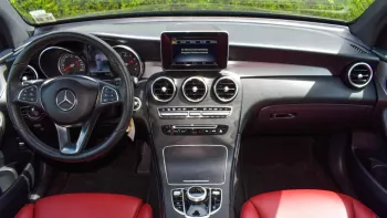 Mercedes BENZ GLC 300 2019 60,000 kilometres 2.0l