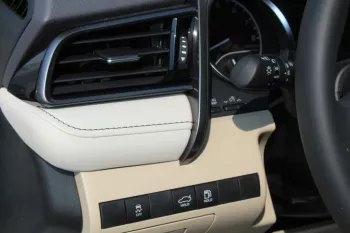 2023 TOYOTA CAMRY GLE 2.5L AT PRL