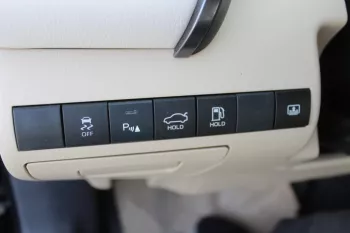 TOYOTA CAMRY GLE 2.5L HYBRID FWD