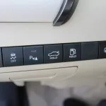 TOYOTA CAMRY GLE 2.5L HYBRID FWD - Thumbnail 19