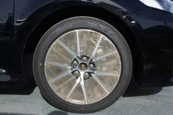 TOYOTA CAMRY GLE 2.5L HYBRID FWD