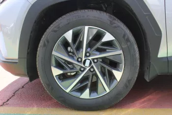 HYUNDAI TUCSON 2.0L PETROL FWD SUV 2023 SILVER
