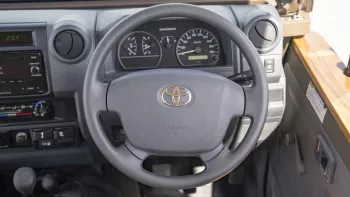 TOYOTA SAFARI TRUCK 4.2L DIESEL MANUAL TRANSMISSION (RHD)