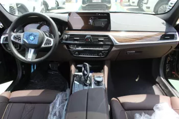 BMW 540i 3.0L PETROL RWD 4DOORS 2023 BLACK