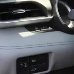 Toyota Highlander 2022 hybrid 2.5L 4Cyl AWD - Thumbnail 9