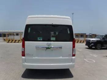 LHD - TOYOTA HIACE 2.8L DIESEL 13 SEATER GL AUTO - 3 PIN SEAT BELT