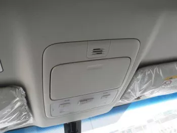 LHD - TOYOTA HIACE 2.8L DIESEL 13 SEATER GL AUTO - 3 PIN SEAT BELT