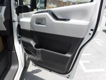 LHD - TOYOTA HIACE 2.8L DIESEL 13 SEATER GL AUTO - 3 PIN SEAT BELT