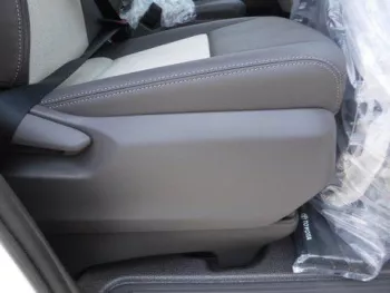 LHD - TOYOTA HIACE 2.8L DIESEL 13 SEATER GL AUTO - 3 PIN SEAT BELT