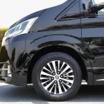 Toyota Granvia Premium 3.5L AWD 6Cyl 2023 - Thumbnail 4