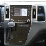 Toyota Granvia Premium 3.5L AWD 6Cyl 2023 - Thumbnail 20