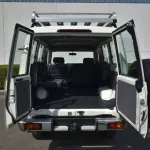 2022  MODEL TOYOTA LANDCRUISER 78  LONG WHEEL BASE HARD TOP SPECIAL V8 4.5L TURBO DIESEL 9 SEAT 4WD MANUAL TRANSMISSION WAGON - Thumbnail 5