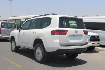 LHD - TOYOTA LANDCRUISER 300 3.3L DIESEL AX WHITE COLOUR AUTO 2023