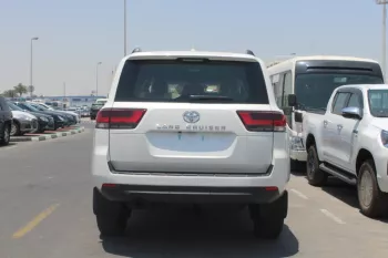 LHD - TOYOTA LANDCRUISER 300 3.3L DIESEL AX WHITE COLOUR AUTO 2023
