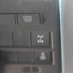 LHD - TOYOTA LANDCRUISER 300 3.3L DIESEL AX WHITE COLOUR AUTO 2023 - Thumbnail 11