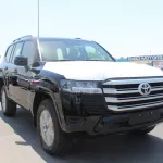 LHD - TOYOTA LANDCRUISER 300 3.3L DIESEL AX BLACK COLOUR AUTO 2023 - Thumbnail 3