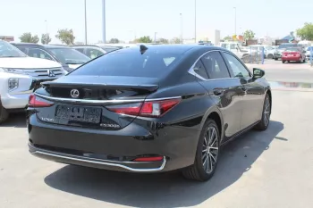 Lexus ES300 Hybrid 2.5L V4 2022 Model Year Black Color