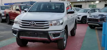 Toyota Hilux 2.4 Diesel double cabin ,,,4X4,,, white inside black M/T