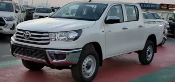 Toyota Hilux 2.4 Diesel double cabin ,,,4X4,,, white inside black M/T