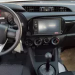 Toyota Hilux 2.4 Diesel double cabin ,,,4X4,,, white inside black M/T - Thumbnail 11