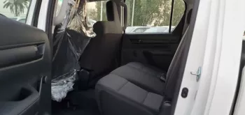 Toyota Hilux 2.4 Diesel double cabin ,,,4X4,,, white inside black M/T