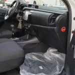 Toyota Hilux 2.4 Diesel double cabin ,,,4X4,,, white inside black M/T - Thumbnail 13