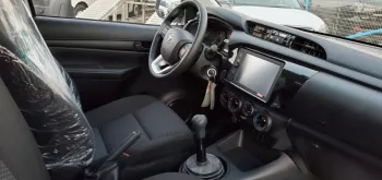 Toyota Hilux 2.4 Diesel double cabin ,,,4X4,,, white inside black M/T