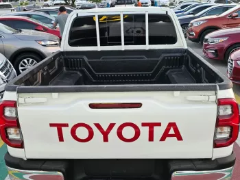 TOYOTA HILUX WHITE 2.4L 4CY 2022