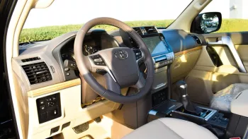 TOYOTA LAND CRUISER PRADO VXR 2023 4.0L V6 AL FUTTAIM