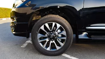 TOYOTA LAND CRUISER PRADO VXR 2023 4.0L V6 AL FUTTAIM