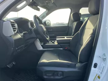 2023 Toyota tundra TRD 3.5TT , AWD , Electric Seats