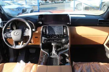 lexus LX600 signature 3.5L 2023 fully loaded