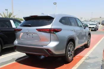 TOYOTA HIGHLANDER XLE 2.4L PETROL 2023