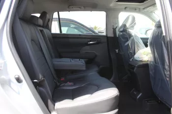 TOYOTA HIGHLANDER XLE 2.4L PETROL 2023