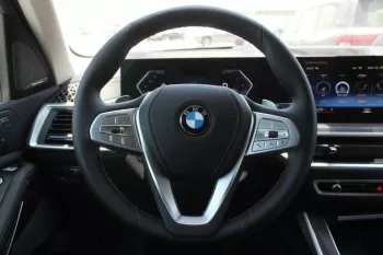 BMW X7 40i XDrive 3.0L 6Cyl 2023 BLACK
