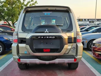 MITSUBISHI PAJERO 2018 USED 3.8L petrol 6cyl gold color