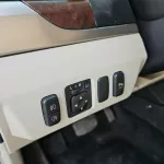 MITSUBISHI PAJERO 2018 USED 3.8L petrol 6cyl gold color - Thumbnail 7