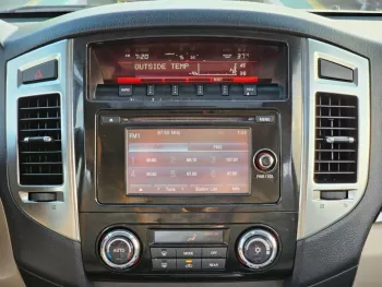 MITSUBISHI PAJERO 2018 USED 3.8L petrol 6cyl gold color