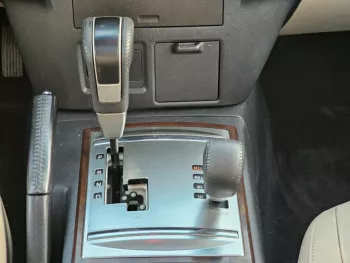 MITSUBISHI PAJERO 2018 USED 3.8L petrol 6cyl gold color