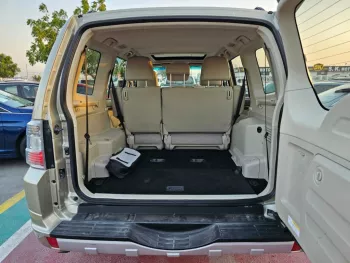 MITSUBISHI PAJERO 2018 USED 3.8L petrol 6cyl gold color