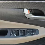 Hyundai SantaFe 2.4L petrol 2019 - Thumbnail 7
