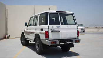 Toyota Land Cruiser HardTop LX 4WD V8 2023