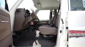 Toyota Land Cruiser HardTop LX 4WD V8 2023