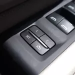 GMC Yukon Denali 2023 V8 - Thumbnail 6