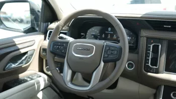 GMC Yukon Denali 2023 V8