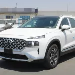 Hyundai SantaFe 2.5l petrol 2023 full option - Thumbnail 3