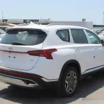 Hyundai SantaFe 2.5l petrol 2023 full option - Thumbnail 6